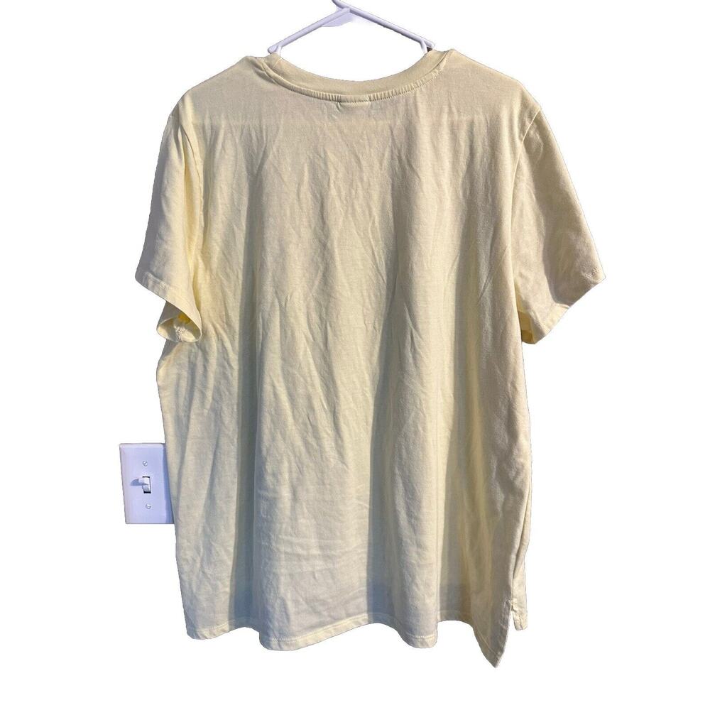 Disney Winnie The Pooh Light Yellow T-shirt Crocheted Flowers 2XL 2XG Piglet - Picture 6 of 8